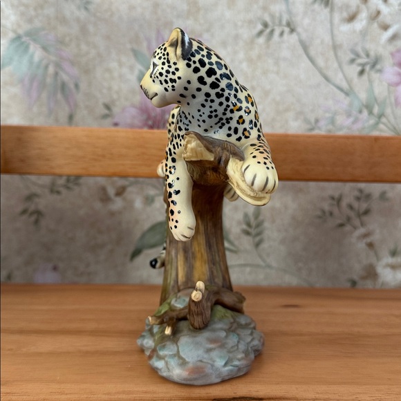 Home Interiors Leopards Domain Figurine - Leopard on Branch - Brown and Cream - Picture 2 of 7
